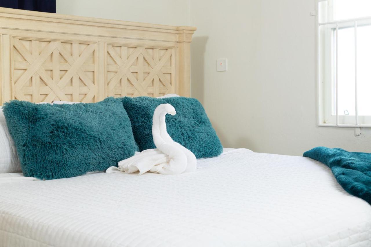 La Vue De Basseterre Apartments - Luxury In Bird Rock Esterno foto